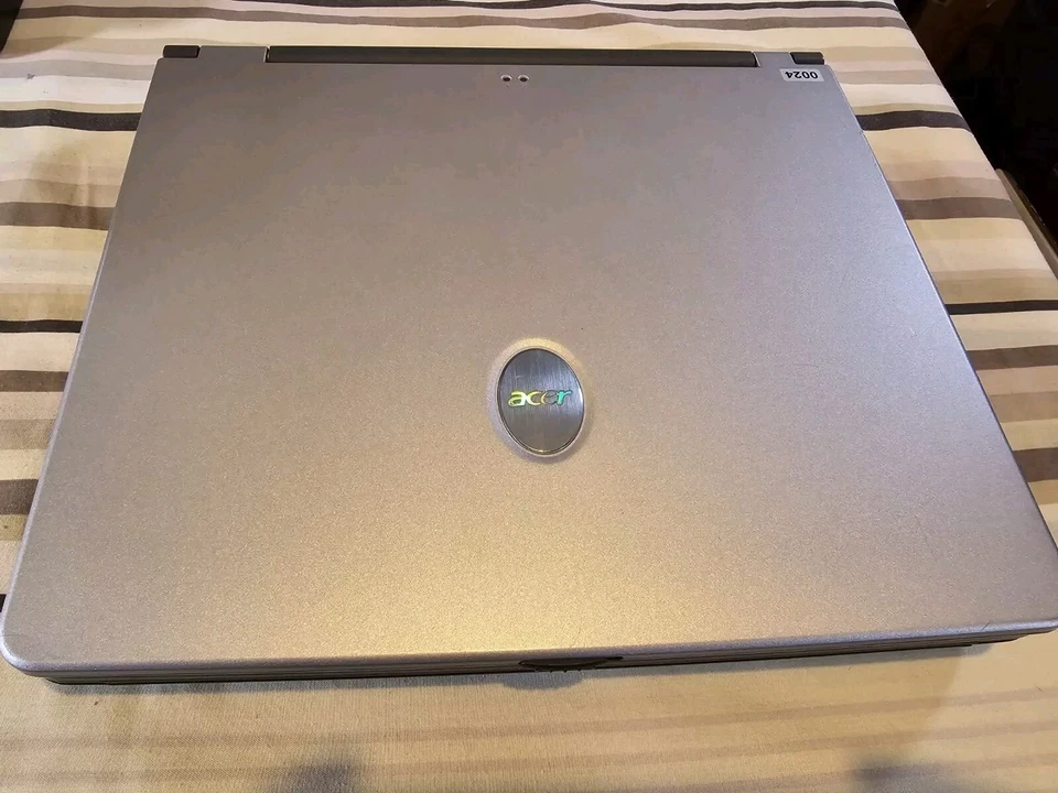 Vtg Acer TravelMate 250 Pentium 4 2.6GHz 252XC_DT For Parts Read Description  - Image 2 of 4