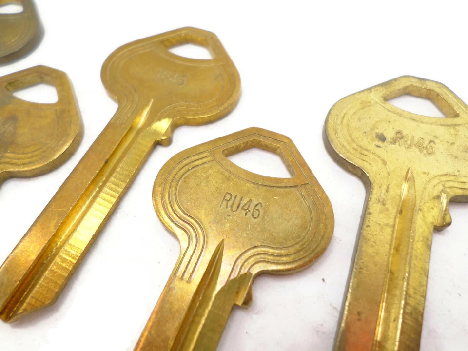 (5-pcs) RU46 Uncut Brass Key Blanks NOS Homeowner / Locksmith Supplies - Image 2 of 4