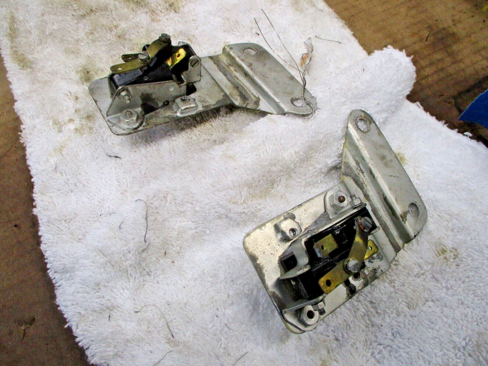 65 to 80 ROLLS ROYCE SILVER SHADOW POWER DOOR LOCK SWITCH ASSEMBLY Lot of (2)