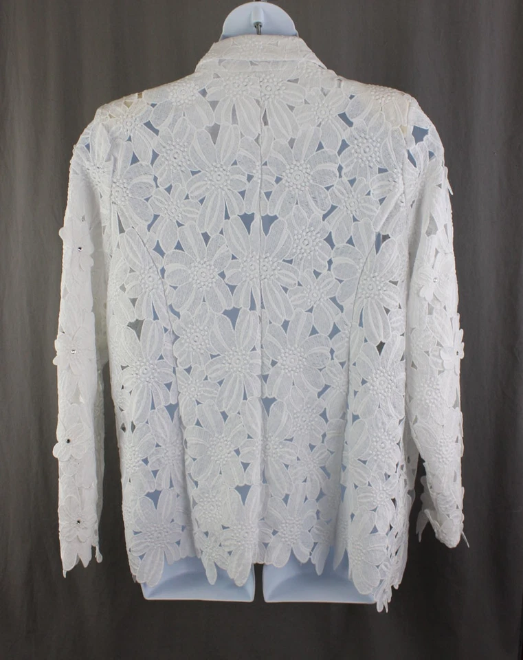 Berek NWOT Women's White Cotton Blend Perforated Beaded Blazer Jacket Size XL - Image 2 of 3