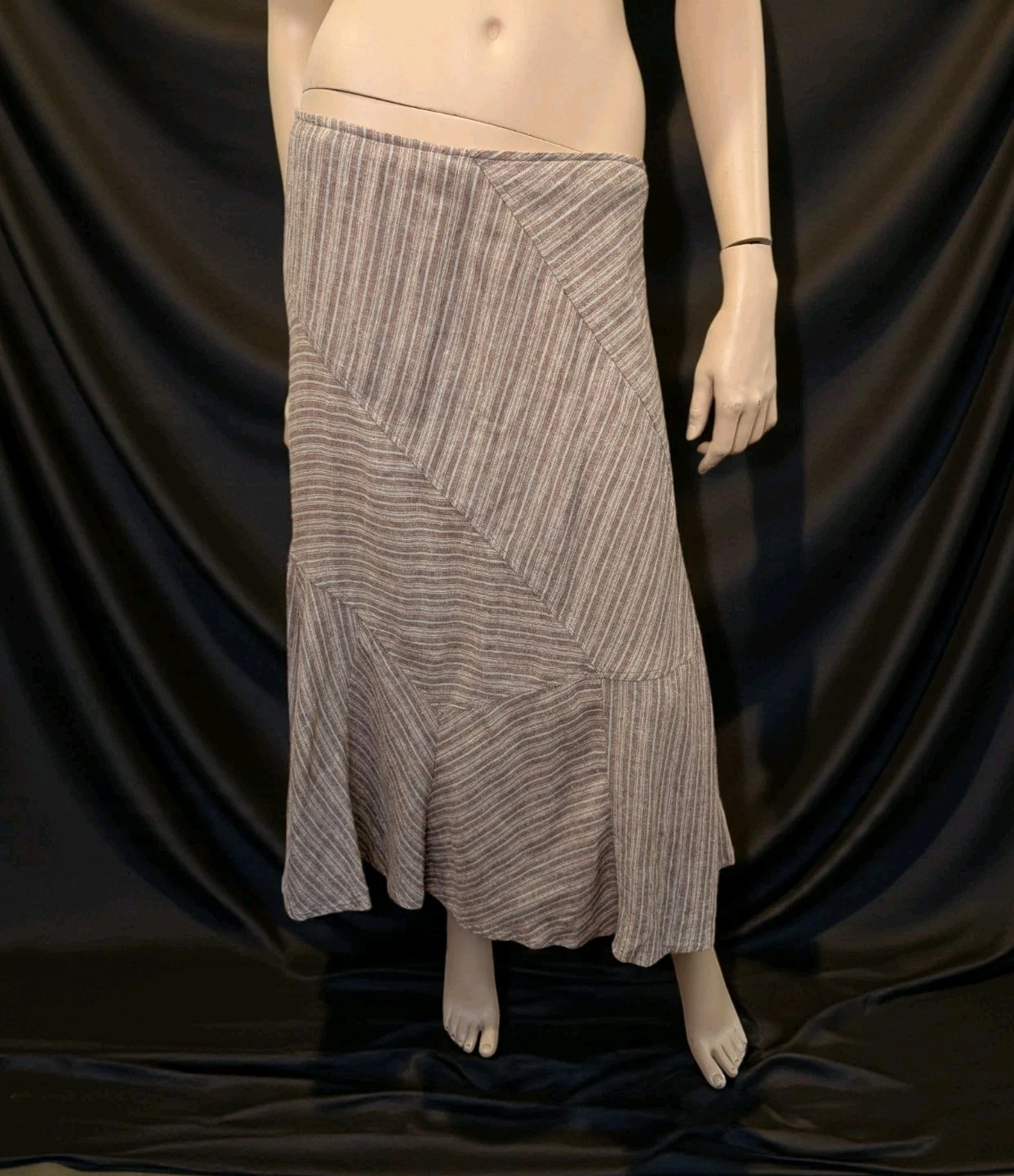Millers Vintage Y2K Linen Blend Midi Skirt Size 10 Brown Stripe Bias Cut Flared
Opens in a new windo