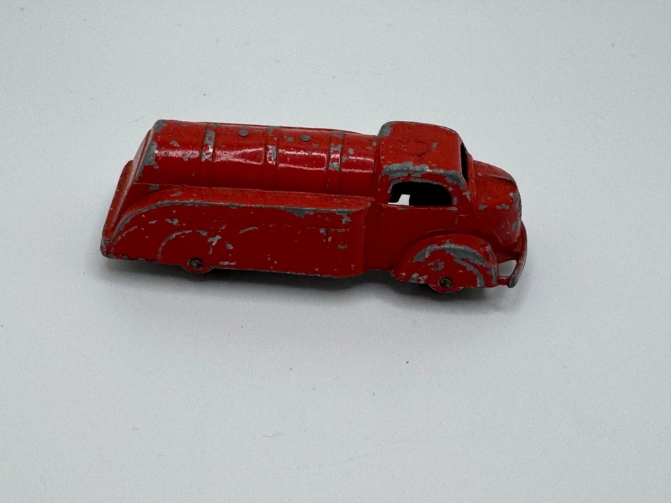 Camión cisterna vintage Tootsie Toy 1940 juguete de metal fuel oil gasolina camión de bomberos Foto 2 de 4
