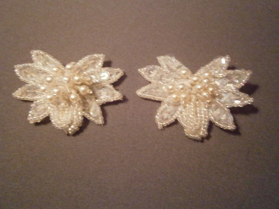 Clips formales de boda florales lentejuelas con cuentas de semillas de perlas sintéticas blancas vintage Foto 2 de 4