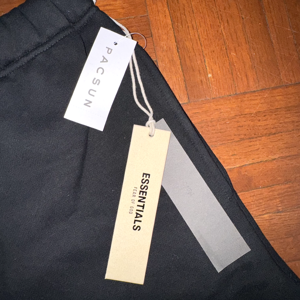 Fear Of God Essentials Sweatshirt In Size XXS. Never... - Depop - Foto 5