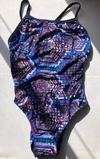 Dolfin Reliance Red/White/Blue Hive Women's One Piece Swimsuit NWT Size 32