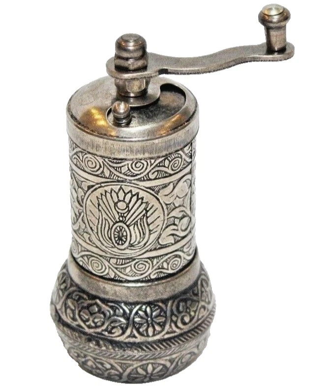 Petit Moulin à Poivre Turc Ancien En Cuivre - Afrique Du Nord - Fin XIXe Siècle (13,5 Cm)