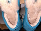 New in Box UGG kids girls Keegan Slide Slippers Shearling turqoise size 2 — photo 10