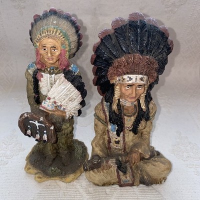 Zwei Indianer-Themen Harz Figuren Freistehende Ornamente Häuptlinge. 16cm