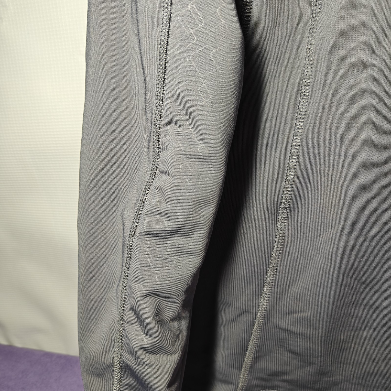 Size Medium ELEVATE quarter-zip pullover with "Fi… - image 3