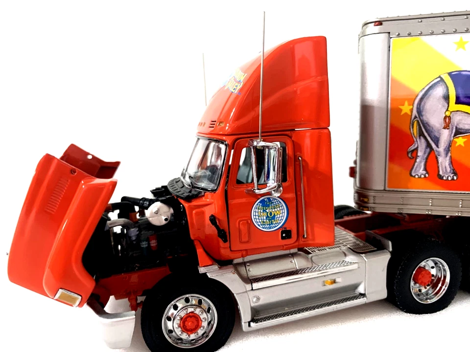 Franklin Mint Mack Truck Ringling Bros Circus tractor scale 1:43 INV# 3538 - Image 2 of 4