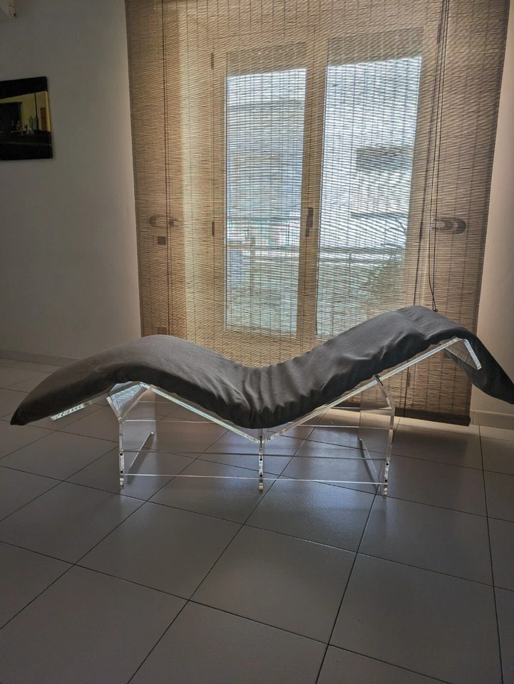 Chaise Longue di design in plexiglass trasparente - Immagine 4 di 4