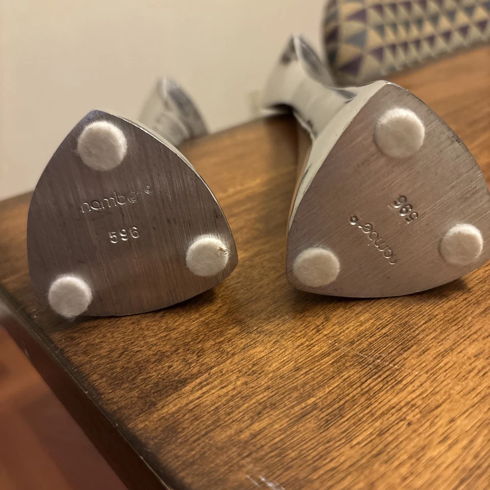 Par de candelabros vintage de aleación de aluminio NAMBE 596 Tri-Corner de 9,5" Foto 4 de 4