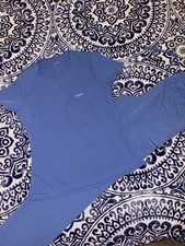 Pre-owned Jaanuu scrubs. Great condition. No stains, rips, or tears.