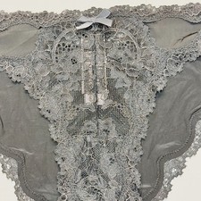 Vintage 2017 Victoria's Secret Dream Angels Smooth Lace Cheekini Panties Small