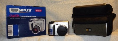 Olympus CamMedia C-720 - digital Kamera 4.0 Mpix - silber -in OVp & Gedöns dabei