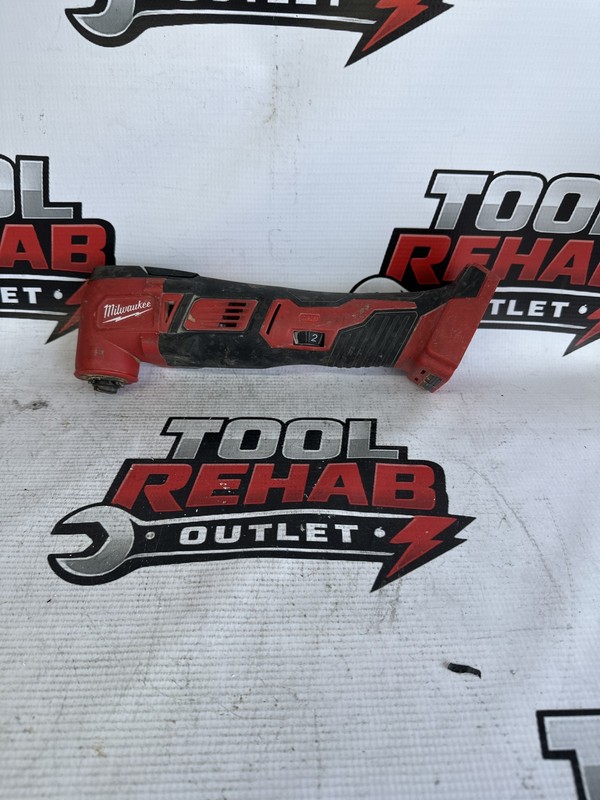 #350- Milwaukee M18 2626-20 18V Multi-Tool - For parts or repair ONLY!
