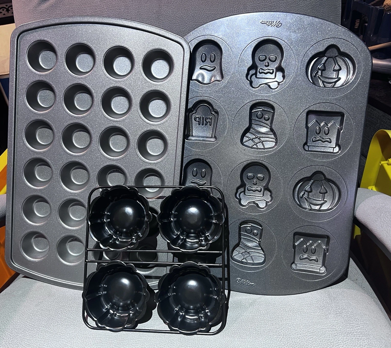 Bakeware Pans Brownies Tiny Muffins Cookies Bundt Cakes
Opens in a new window or tab