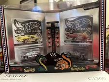Hot wheels The Snake V.S the Mongoose Hall Of Fame Set C1300 In Shipping Box
