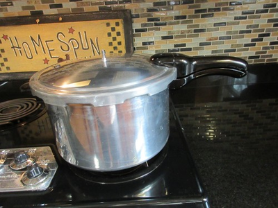 #ad Presto Aluminum Pressure Cooker 6 Quart NEVER USED. No BOX. Instructions $40.00