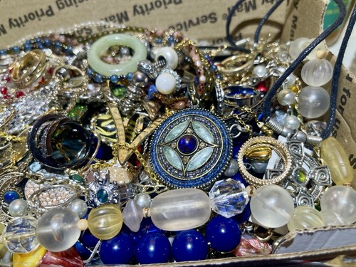 Exquisite Estate Costume Jewelry Lot High End Necklace Pendant Ring Bracelet Mix - Picture 9 of 9