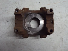 SPICER 170-4-31-1X END YOKE  GENUINE DANA SPICER 170-4-31-1X