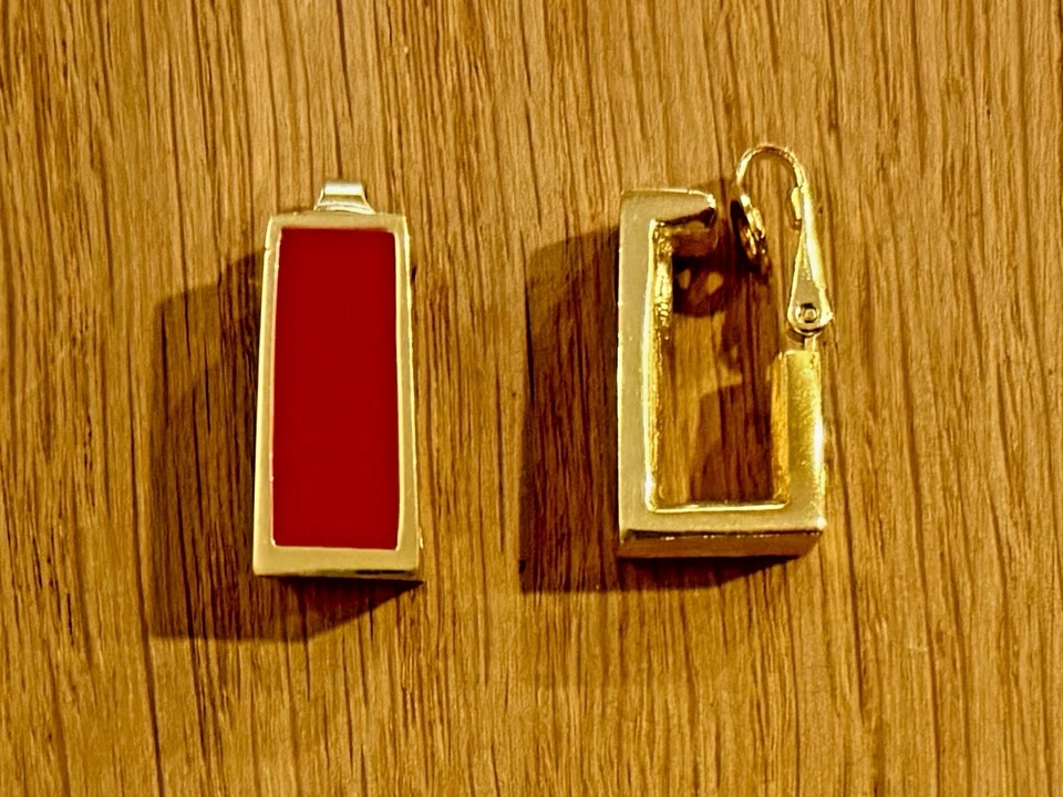 Pendientes GIVENCHY Vintage ESMALTE DORADO Y ROJO PARIS NUEVA YORK 1977 Clipon Geométrico Foto 4 de 4