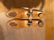 Cedar Wood Adjustable Shoe Keeper Size L-XL with Heel Knob  "Vintage"