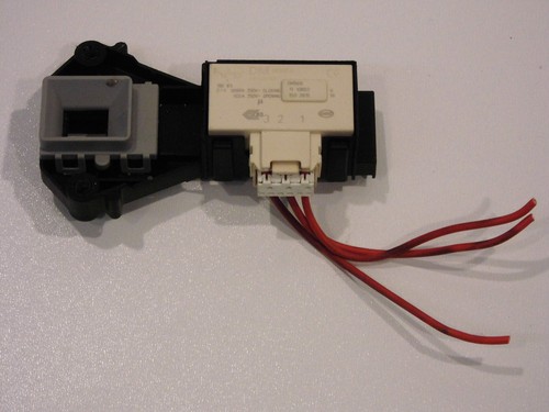 Türverriegelung Türschloss DM569 T851E4 Waschmaschine Bauknecht WA Plus 624BW