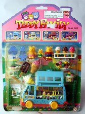 RARE VINTAGE 90'S TEDDY FAMILY MINI FIGURES ICE CREAM VAN PLAYSET CHINA NEW 