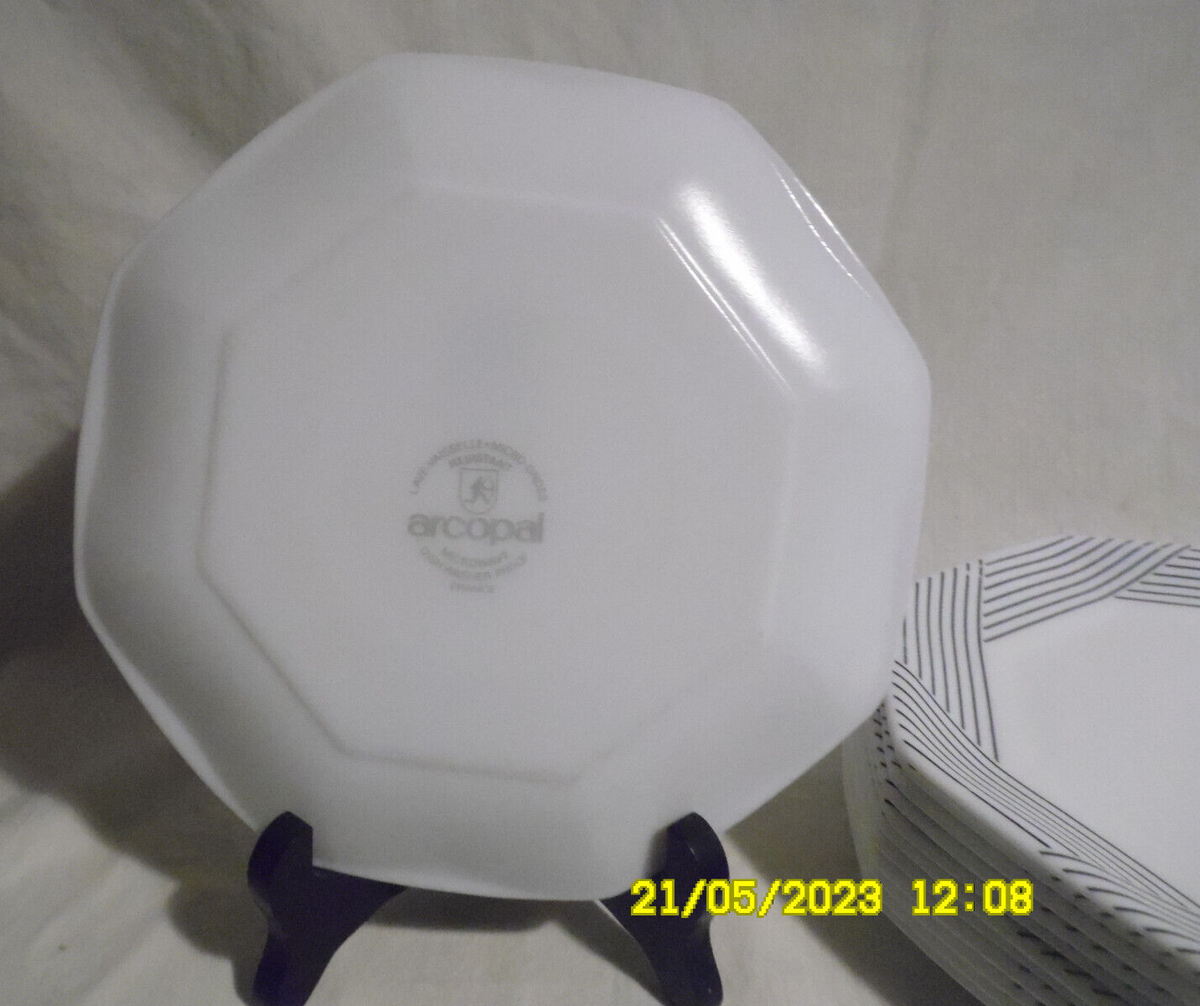 5 assiettes vintage Arcopal France, modèle octime hexagonal