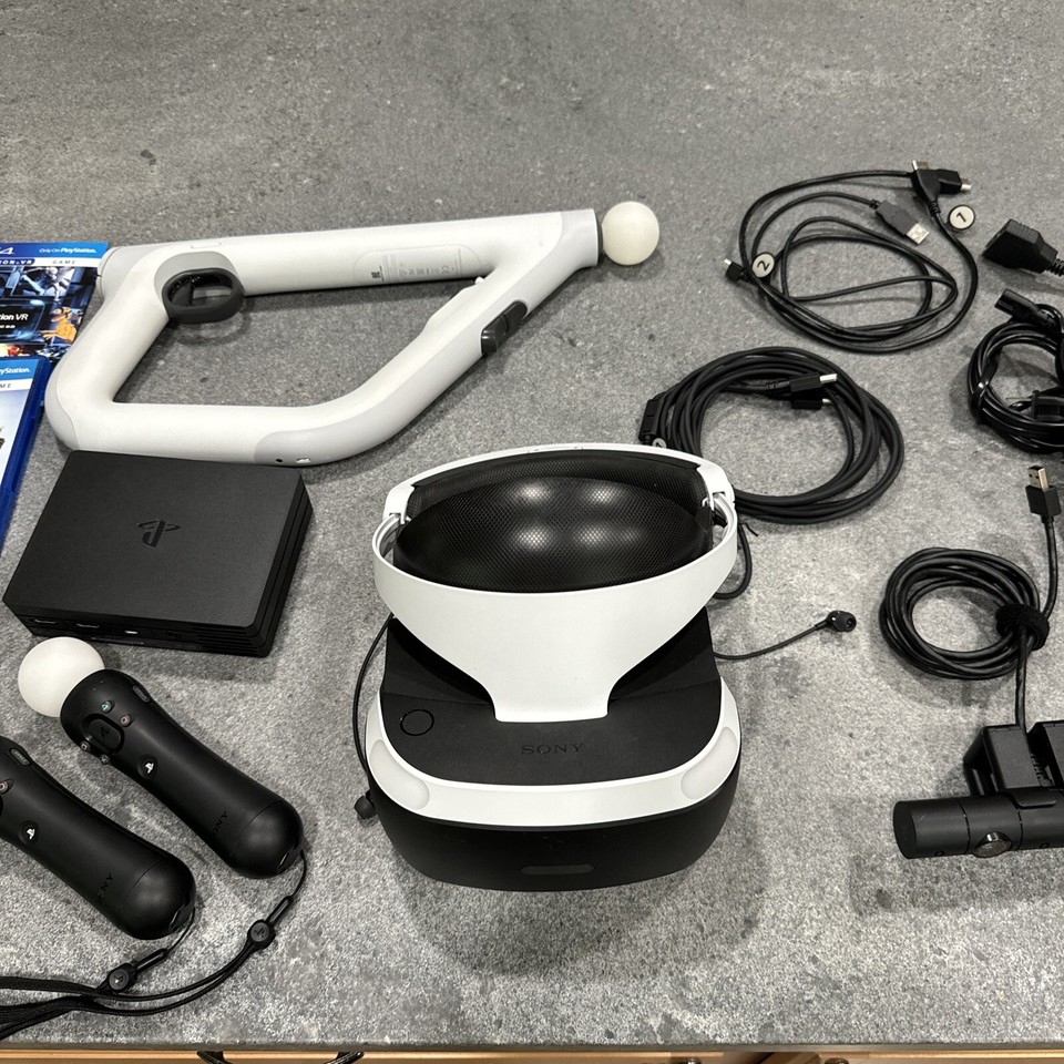 Sony Playstation 4 VR Bundle Camera, Gun, Games, Controllers. Works