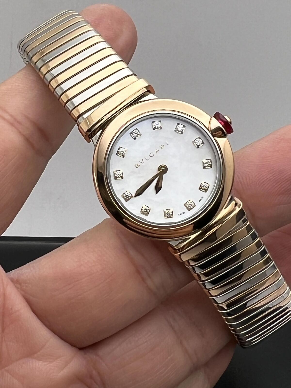 Bvlgari Lvcea 28mm 18K Rose Gold Steel Mother of Pearl Bvlgari Lvcea 28mm 18K Rose Gold Steel Mother of Pearl
