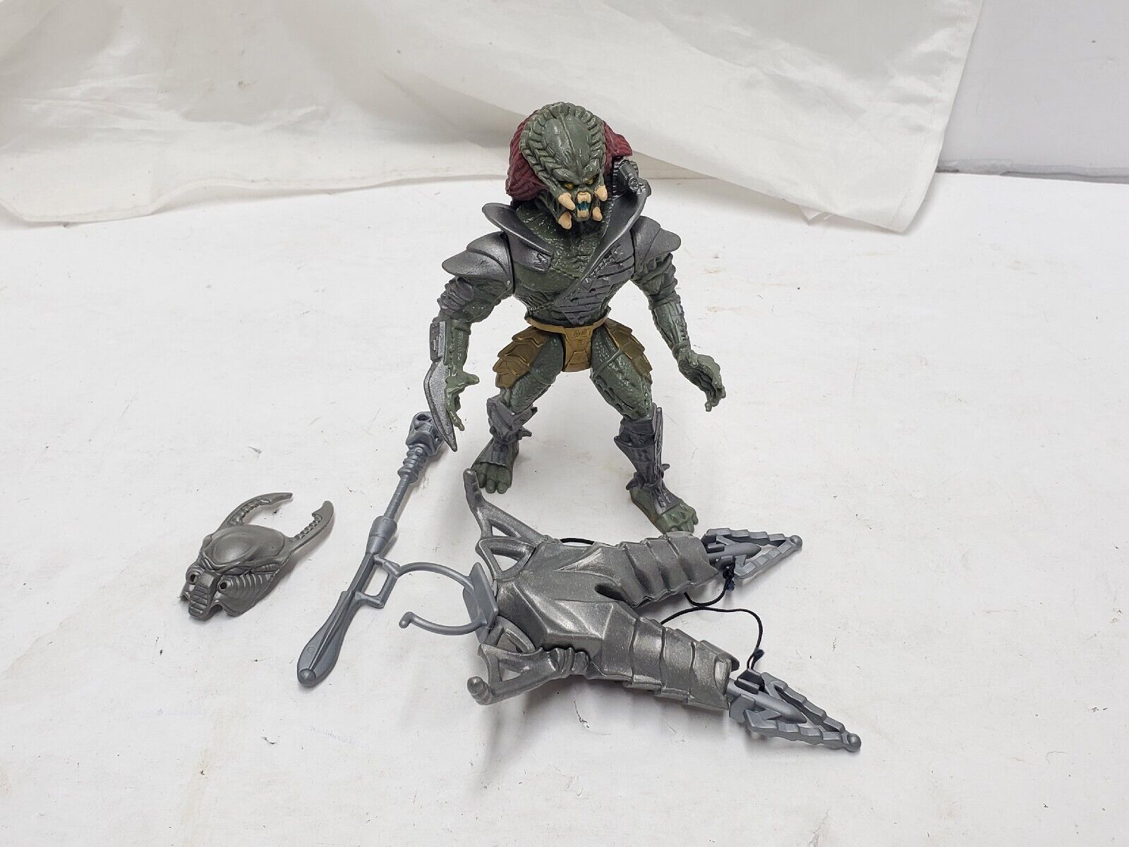 Scavage Predator Action Figure Kenner w/ Bola Blasting Action 1993 100% Complete