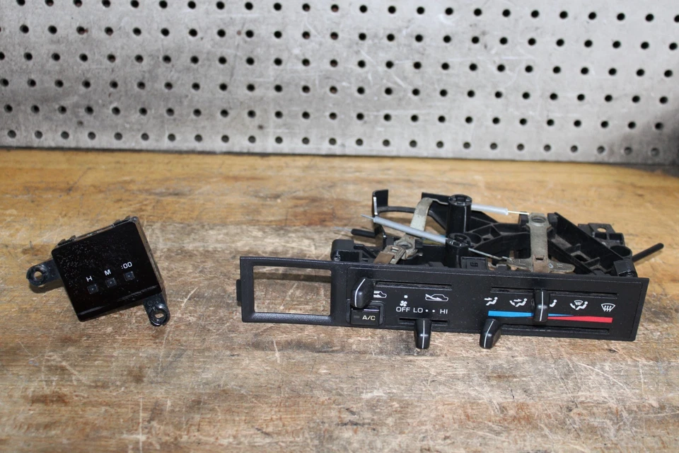 1990-1995 Toyota 4Runner Pickup OEM Heater Climate Control & clock Foto 2 de 4