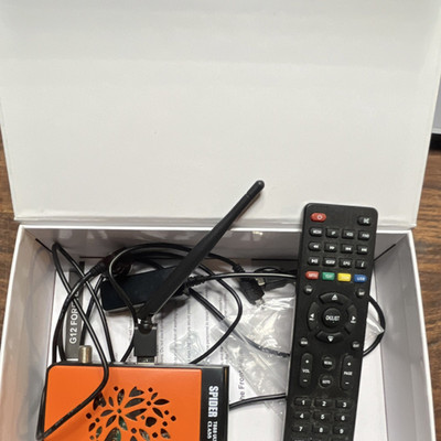 MAGIC G12 FOREVER HD Digital Satellite Receiver HDMI Wi-Fi USB Red Black