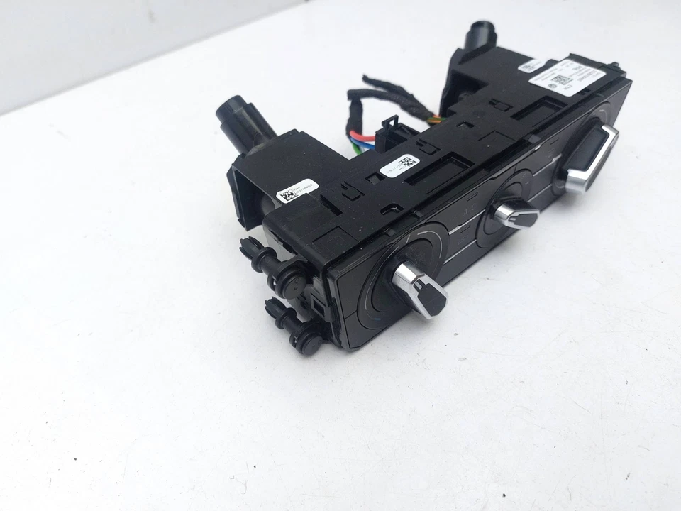 VOLKSWAGEN POLO MK6 2025 AC CLIMATE HEATER CONTROL SWITCH PANEL 2G2820045S - Image 4 of 4