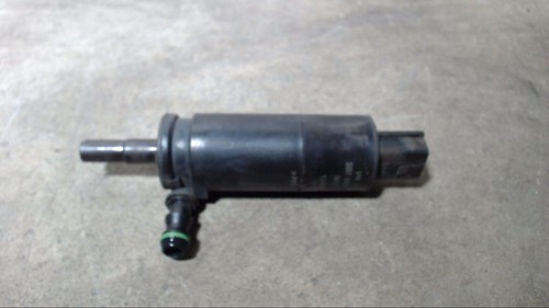 Scheibenwaschpumpe Wasch Wasser Pumpe 3B7955681 VW Touran 1.9 TDI Bj 2008 1 T