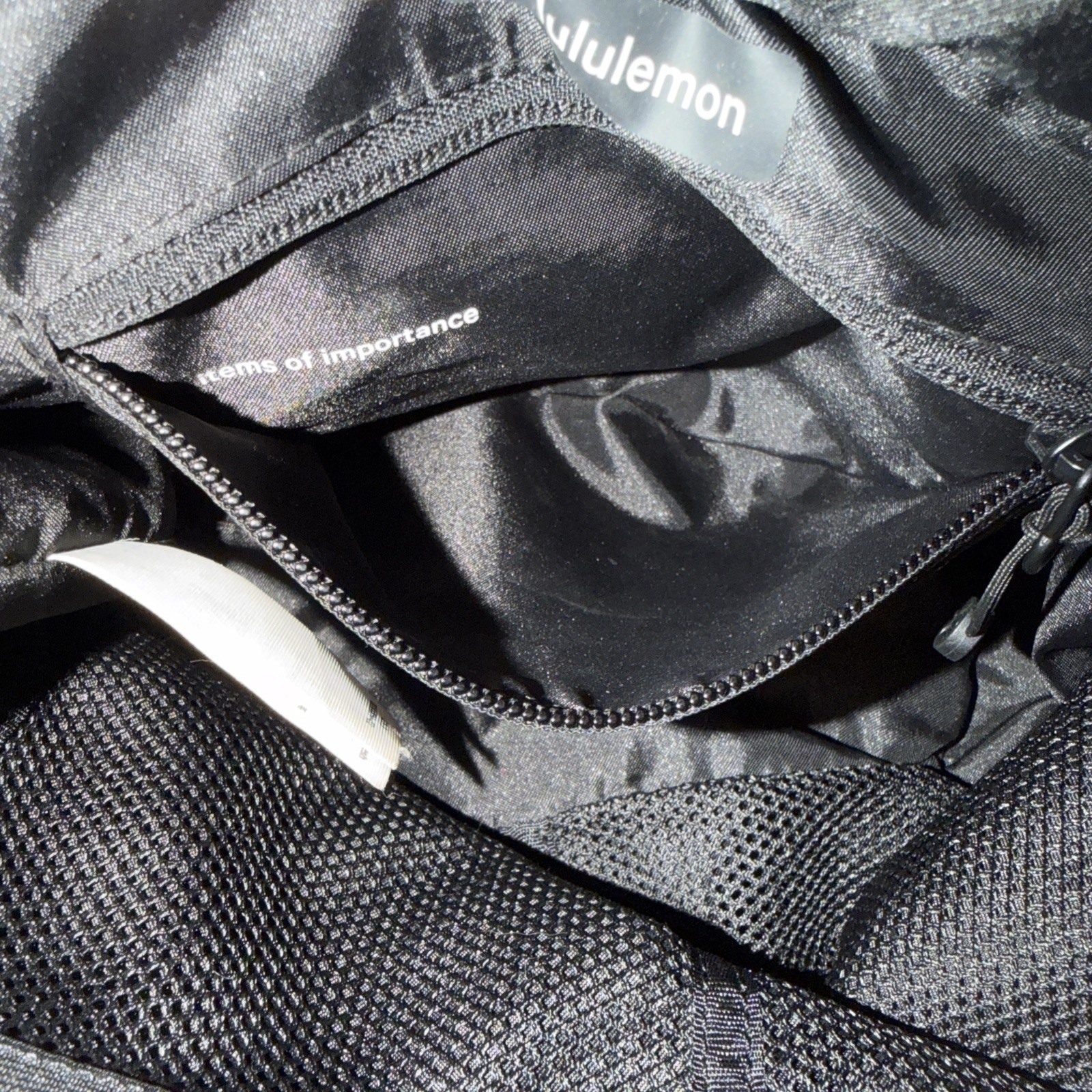 Lululemon Quilted Grid Solid Black Crossbody Bag … - image 10