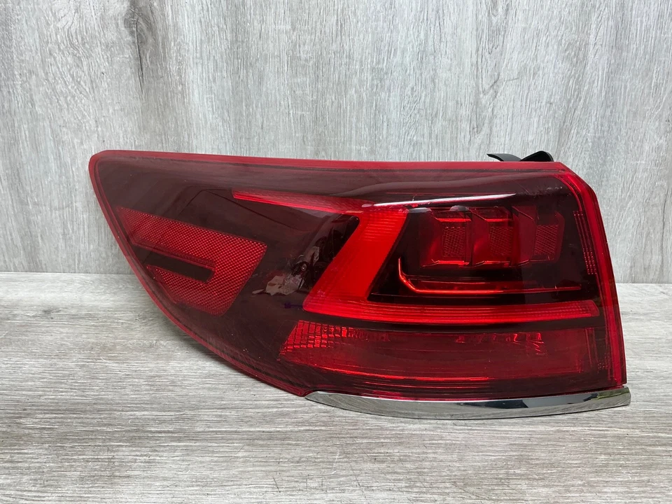 2020-2021-2022 KIA CADENZA OEM LH DRIVER SIDE OUTER LED TAILLIGHT OEM - Imagem 4 de 4