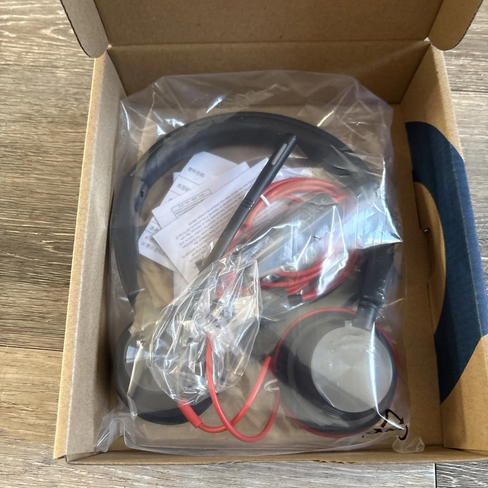 Plantronics Blackwire 3320 USB- Wired Headset With Boom Mic - Black - Image 2 of 2