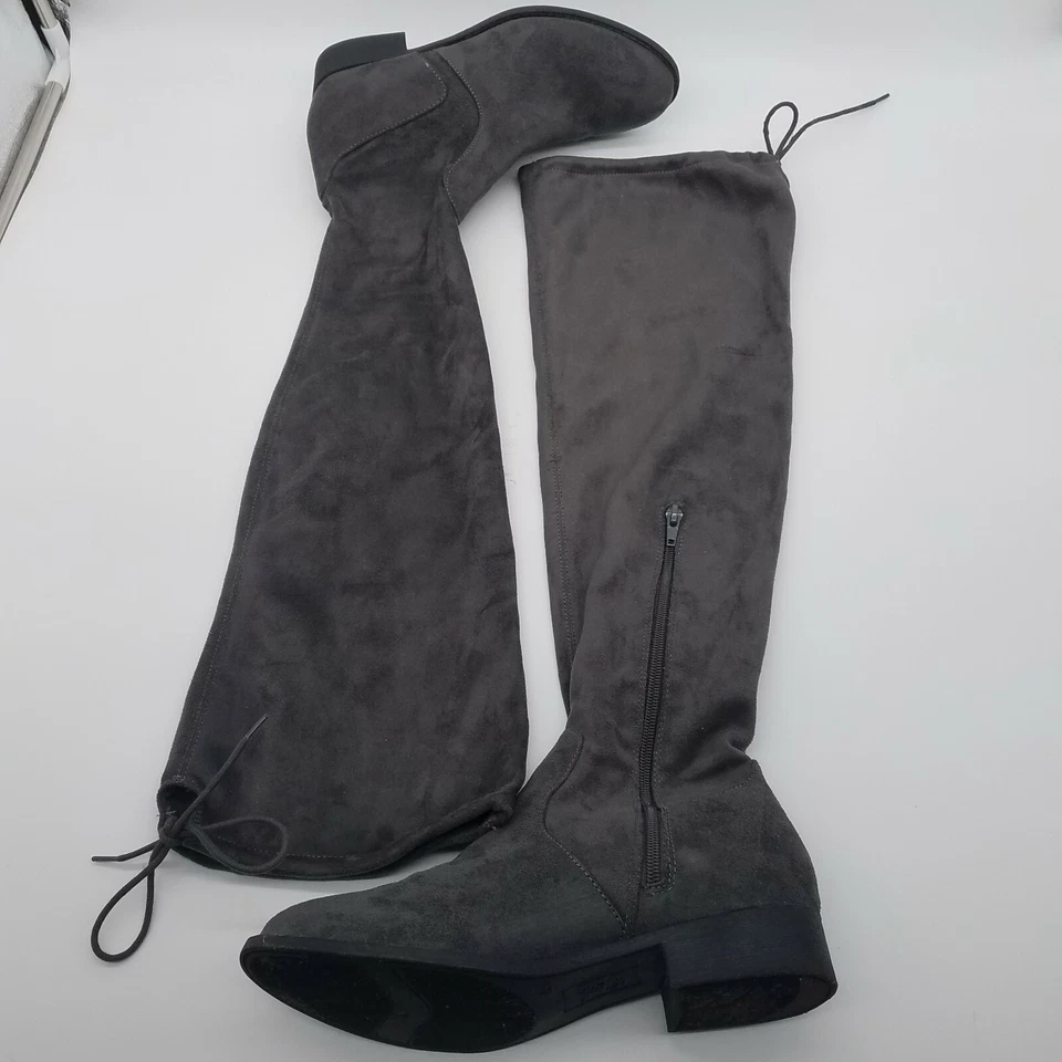 Botas hasta la rodilla de gamuza sintética Fioni talla 9,5 gris tela tirar  Foto 3 de 4