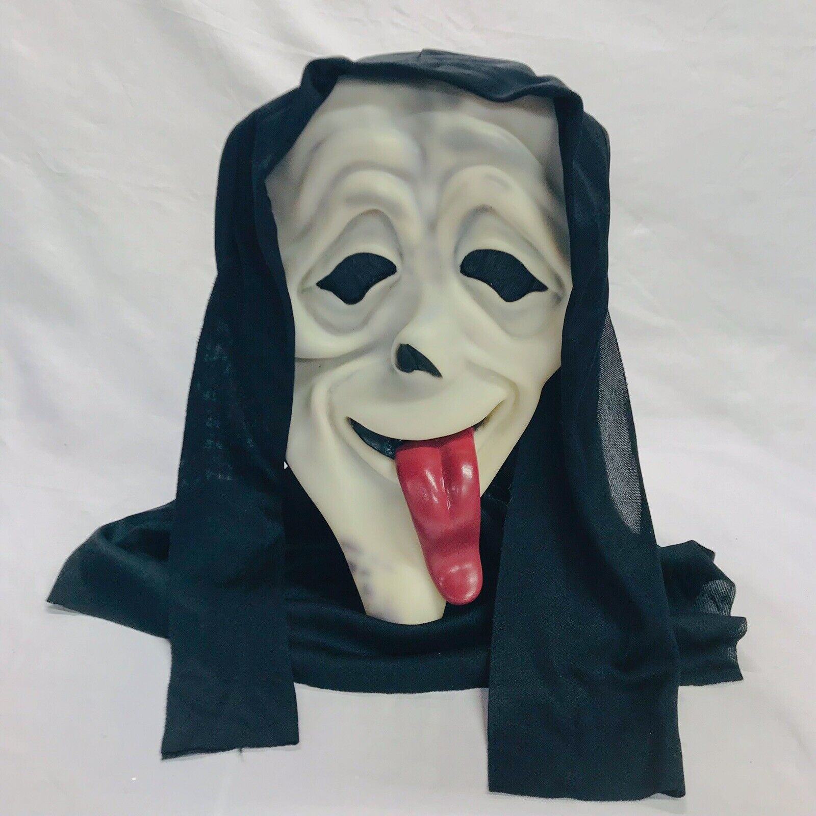 SCARY MOVIE WASSUP! GHOST FACE STONED TONGUE COSTUME MASK 2023 TAG FW8511WU