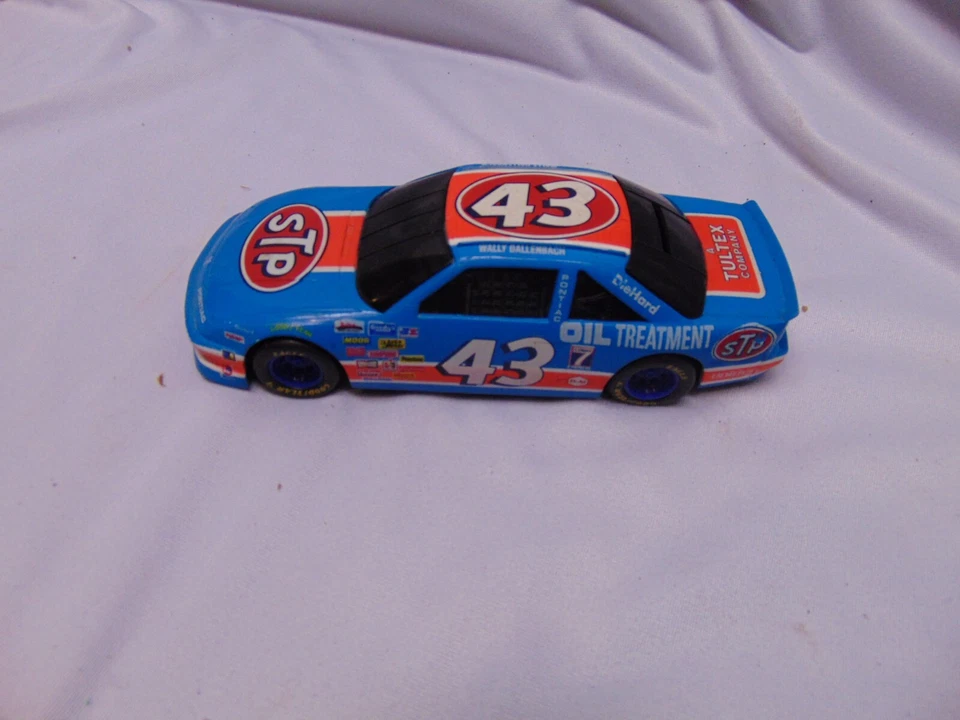 Carreras Die Cast Wally Dallenbach #43 NACAR Pontiac Key Bank coche #5.000 1/25 Foto 3 de 4