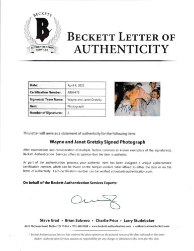 JANET & WAYNE GRETZKY Signed STANLEY CUP 8x10 PHOTO w/ Beckett (BAS) LOA - Picture 2 of 2