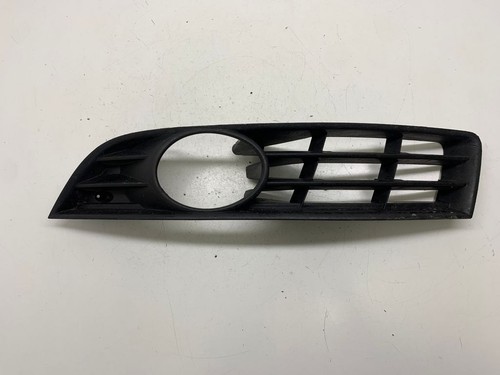 Volkswagen PASSAT B6 2007 Verkleidung Nebelscheinwerfer / Gitter vorne DRA29925