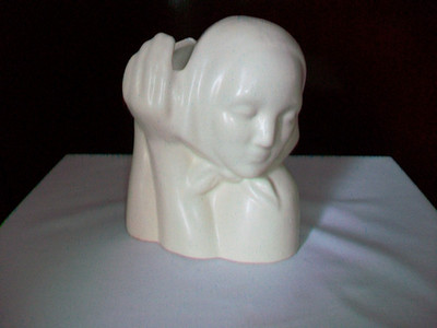 VINTAGE HULL POTTERY PEASANT GIRL HEAD VASE PLANTER #204 WHITE MATTE 6'' 1940