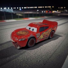Disney Pixar Cars - TONGUE LIGHTNING MCQUEEN 2017 - 1:55 Diecast Damage Paint