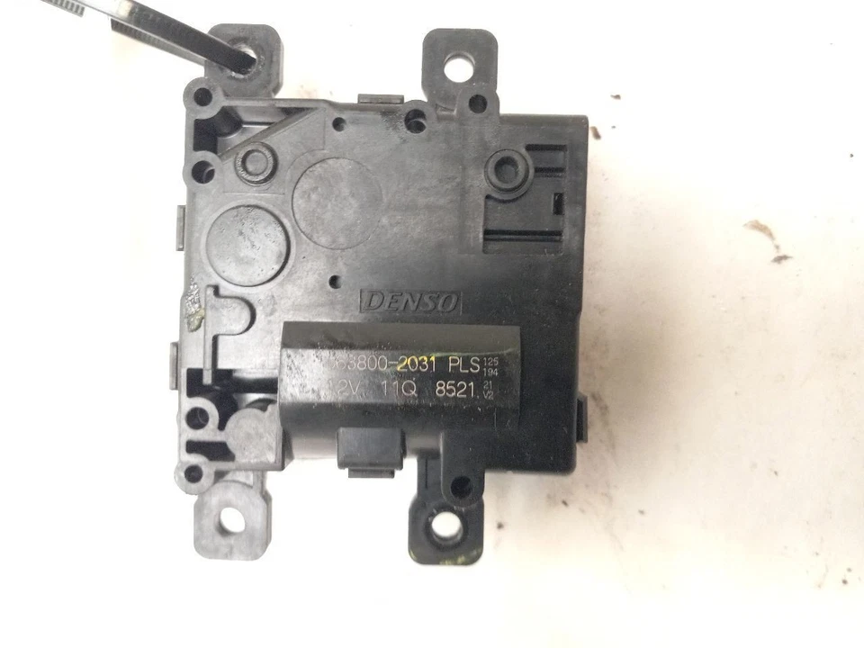 Controlador de solapa de calefacción para Toyota Prius C 2012-2019 OEM 063800-2031 Foto 4 de 4