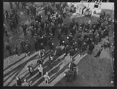 Photo:Pittsburgh Pennsylvania Montour No. 4 Mine Crowd 1900s