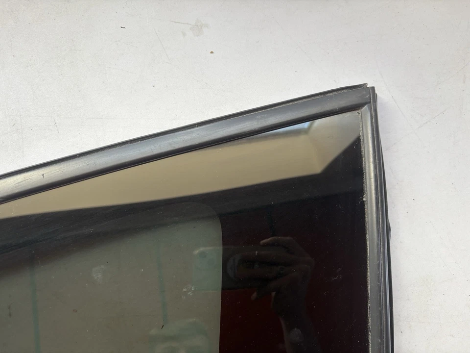 Cuarto de cristal trasero derecho genuino Toyota Highlander 2020-2023 (43R-001956) Foto 4 de 4